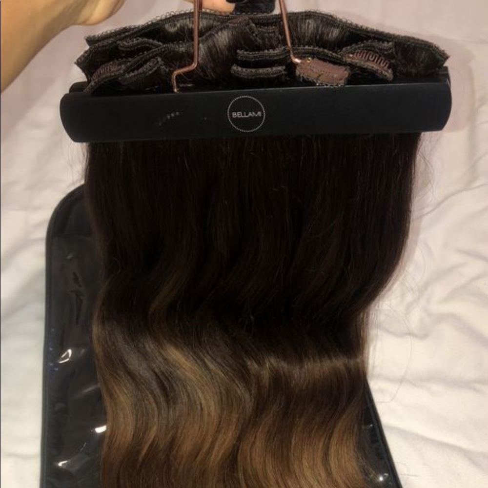 Like new Bellami hair extensions 20" 220